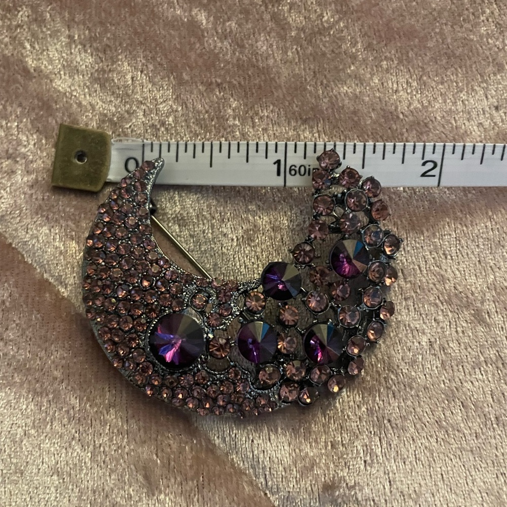 Elegant Purple Crystal Moon Brooch - Picture 3 of 4